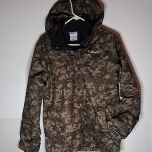 Columbia Interchange Camouflage Kids XL Coat With Removable Lining And Hood